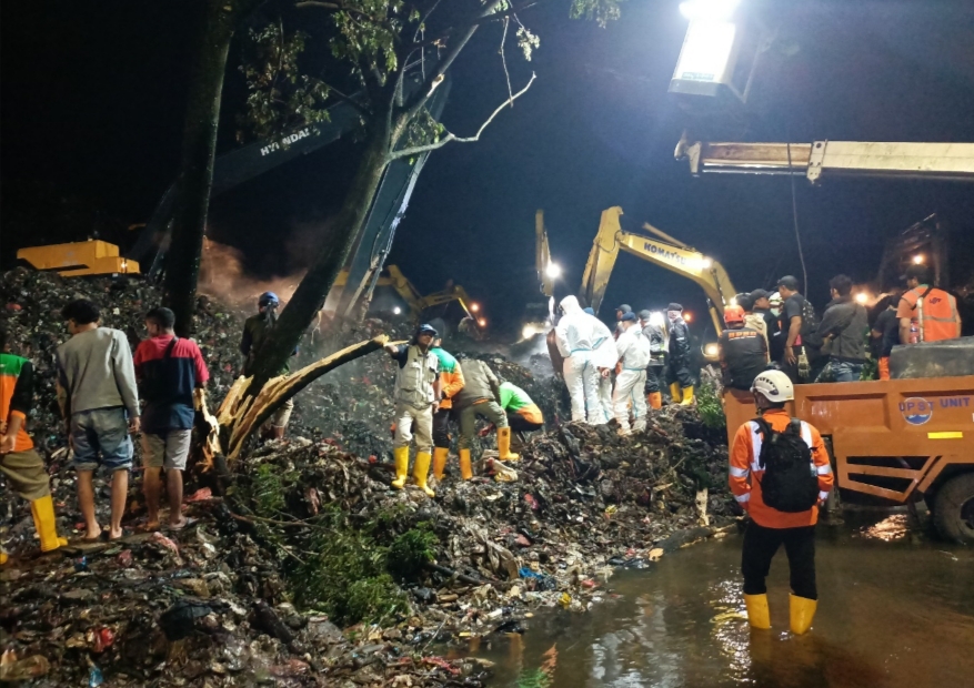 Menanti Jerat Hukum dalam Tragedi Maut Gunung Sampah TPST Bantargebang