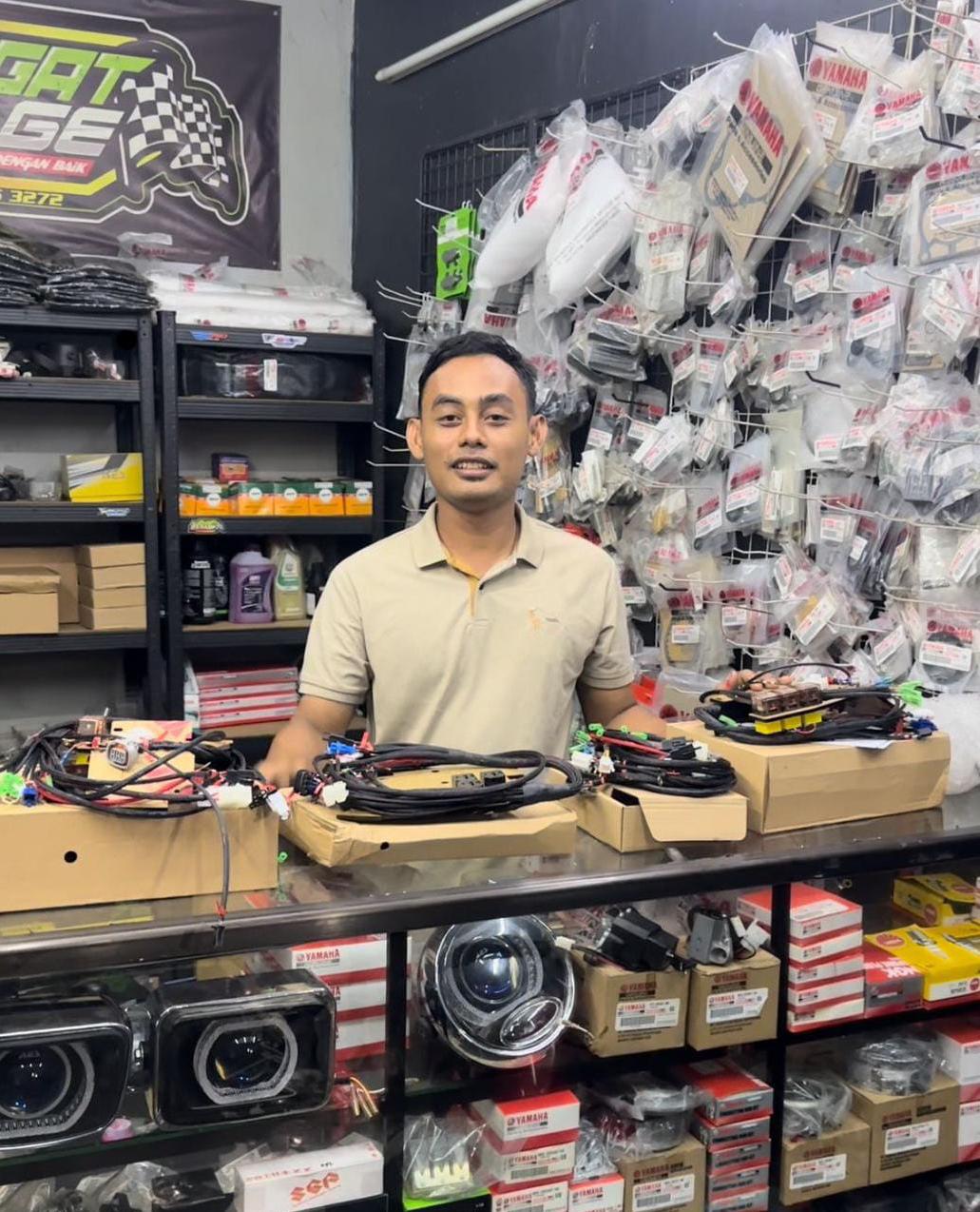 Talenta Anak Muda asal Rembang Tekuni Restorasi Motor 2 Tak Jadul