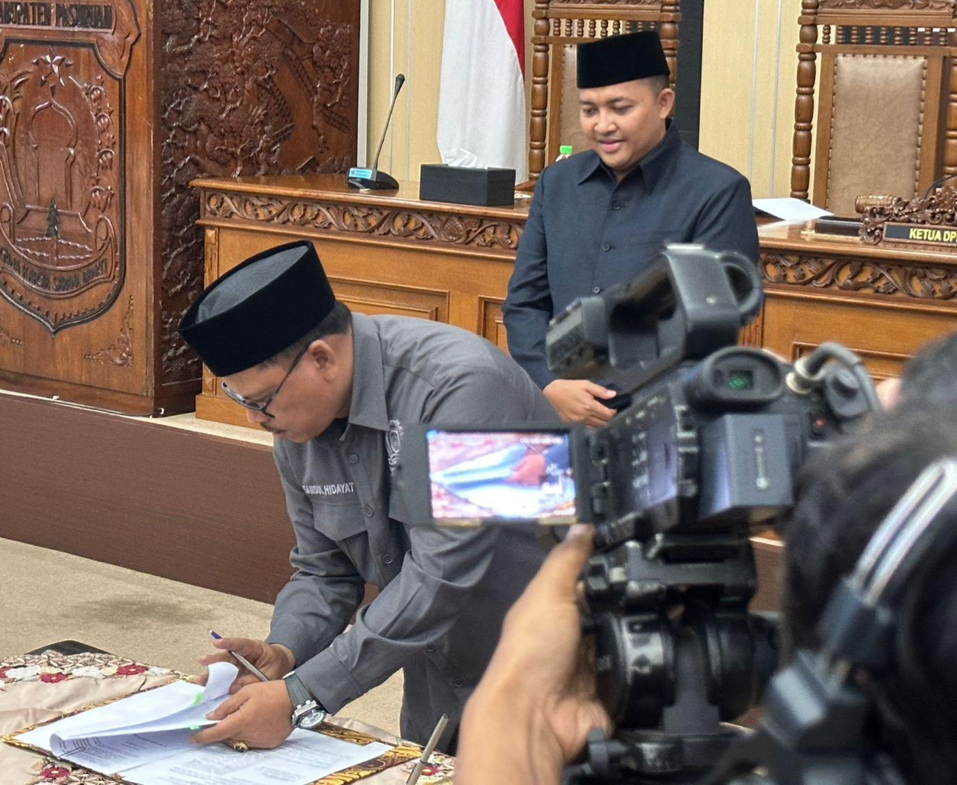 DPRD Pasuruan Sahkan Tiga Perda Strategis Sekaligus