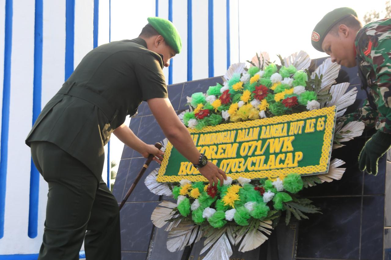 Peringati HUT Ke-65 Korem 071/Wijayakusuma, Kodim 0703/Cilacap Gelar Ziarah Rombongan