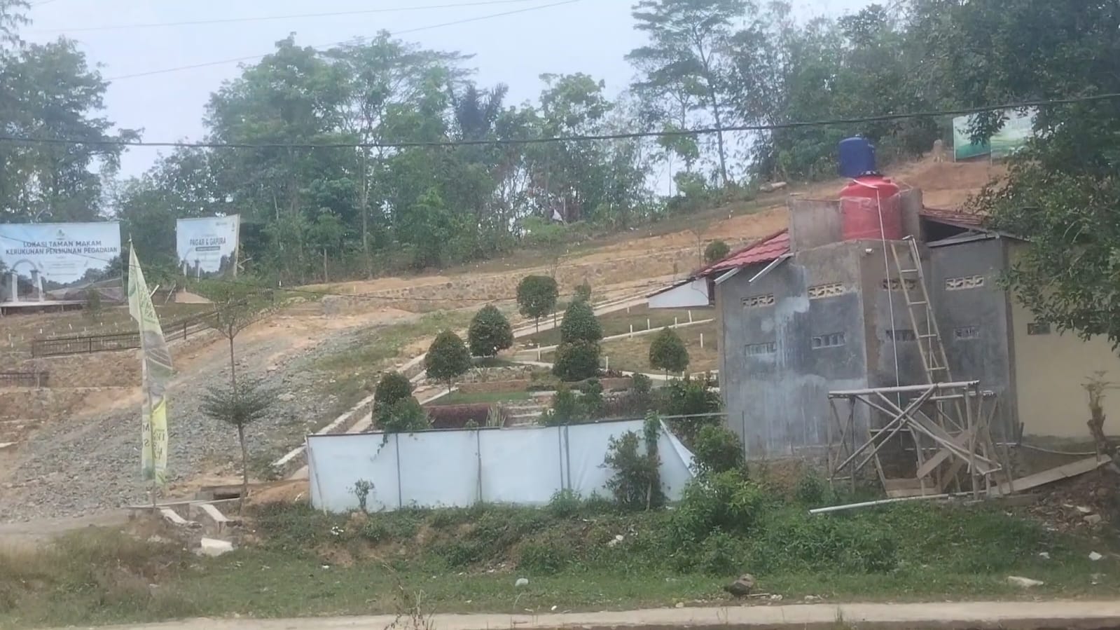 Legalitas dan Akses BAQI Memorial Park Tanjungsari Dipertanyakan Warga